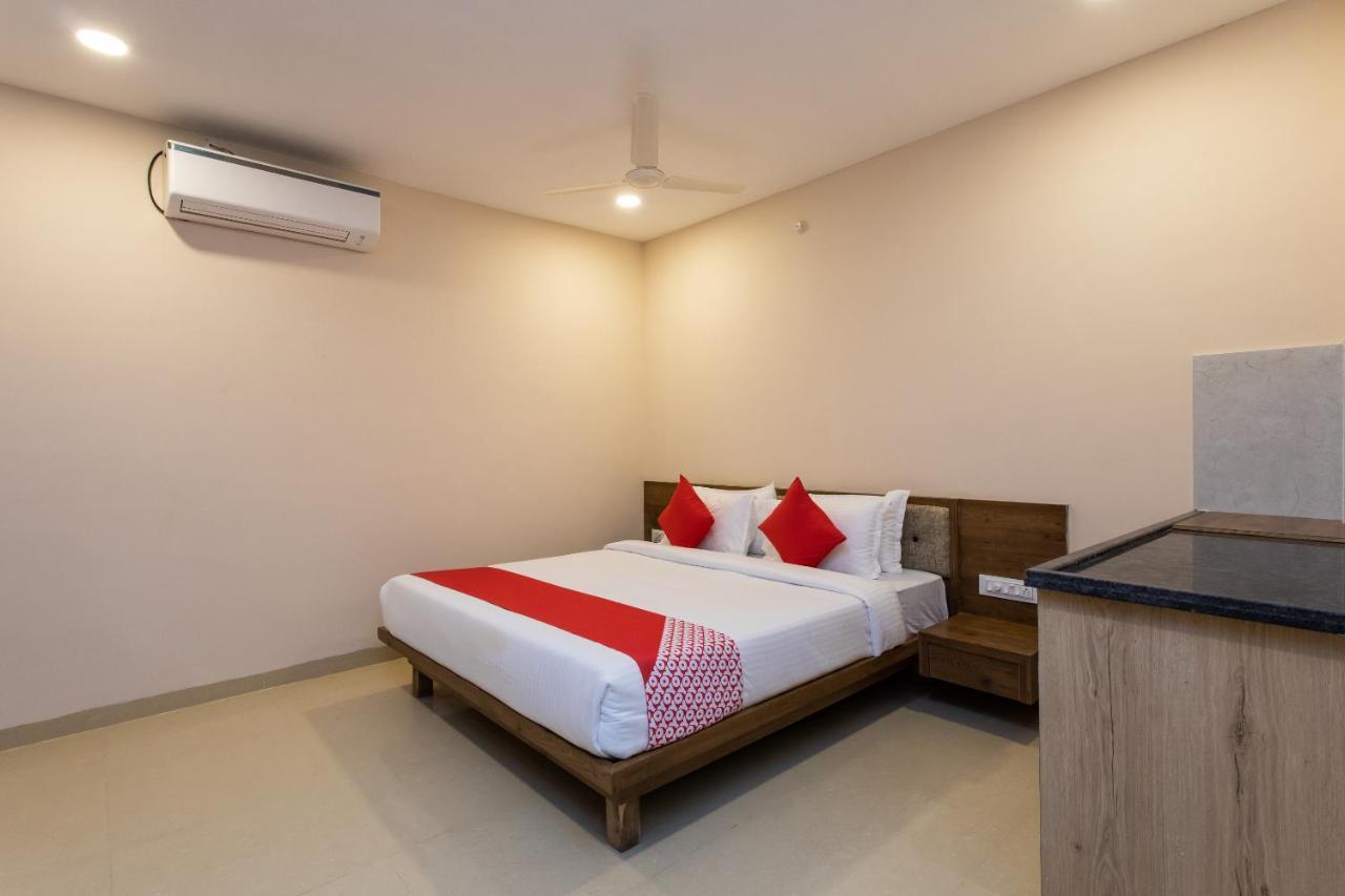 Oyo 77137 Hotle Castle Inn Mumbai Exterior photo
