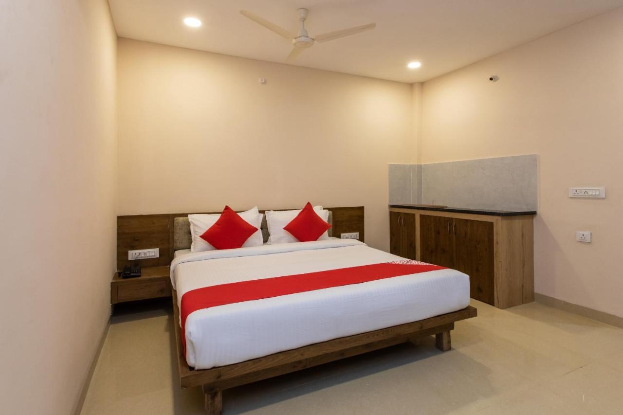 Oyo 77137 Hotle Castle Inn Mumbai Exterior photo