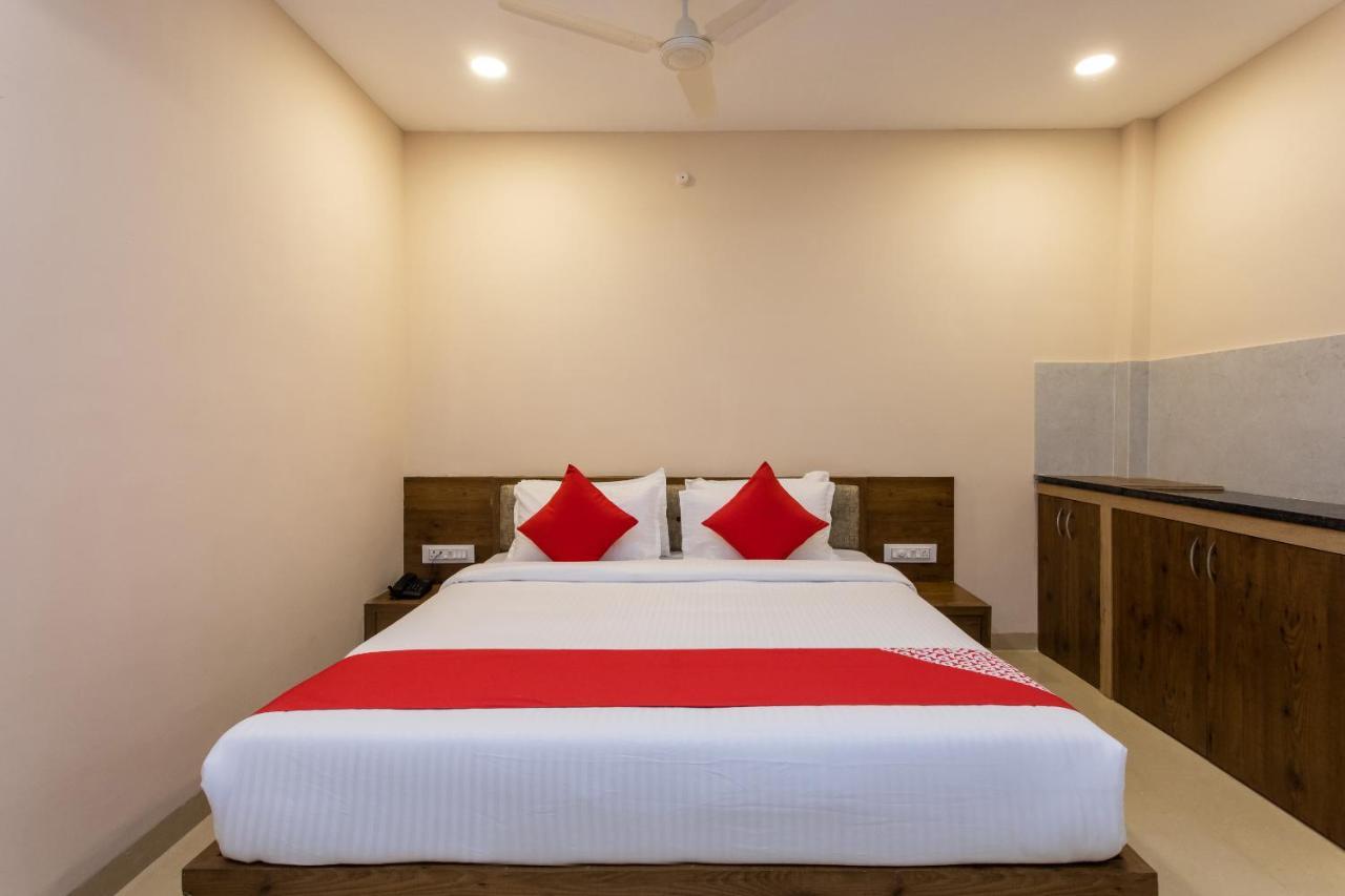 Oyo 77137 Hotle Castle Inn Mumbai Exterior photo
