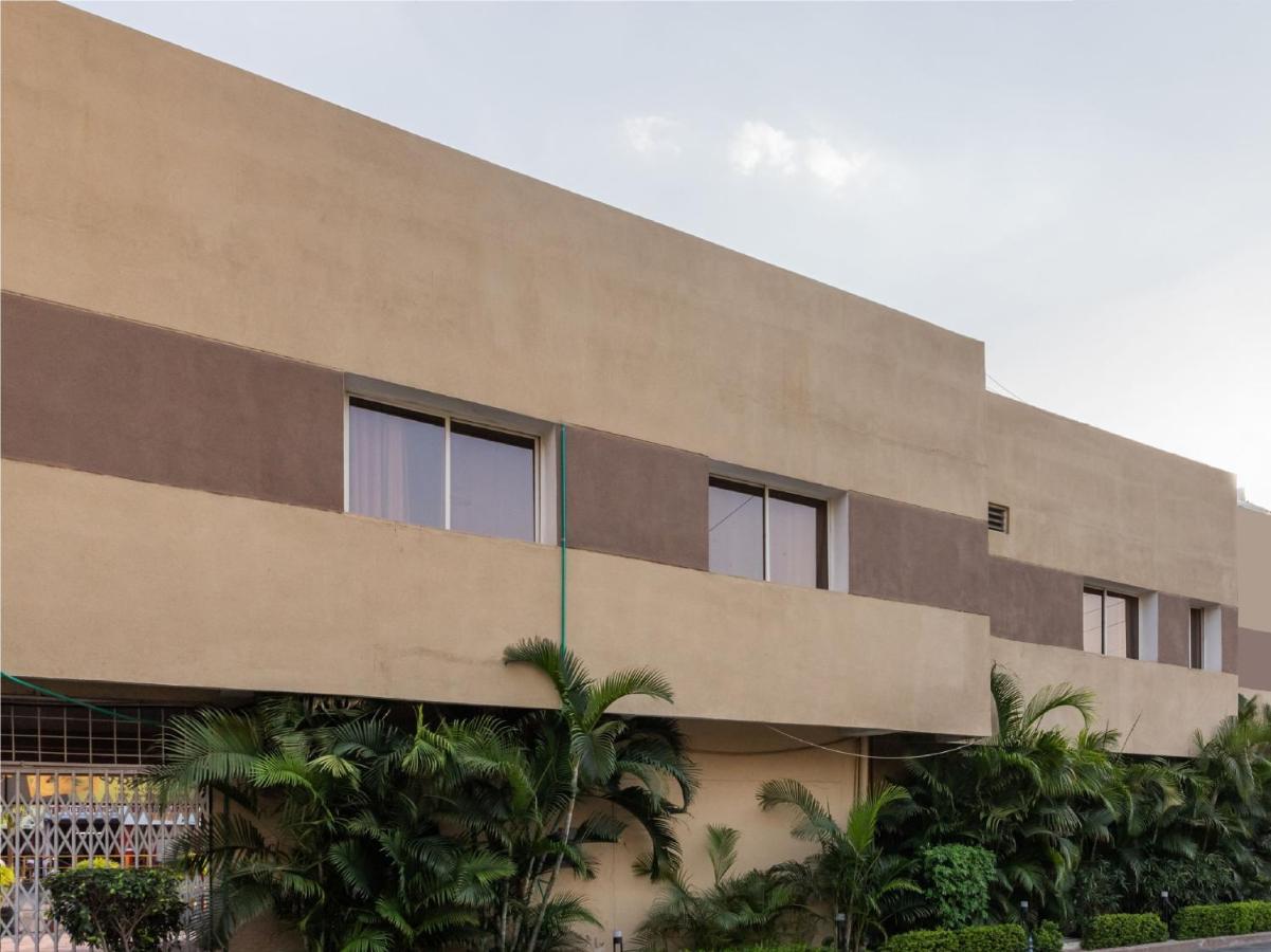 Oyo 77137 Hotle Castle Inn Mumbai Exterior photo