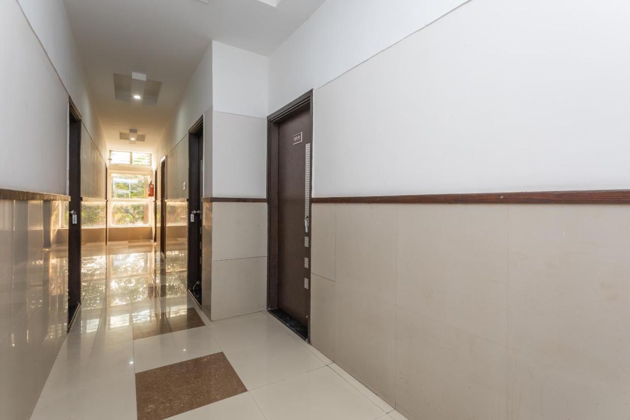 Oyo 77137 Hotle Castle Inn Mumbai Exterior photo