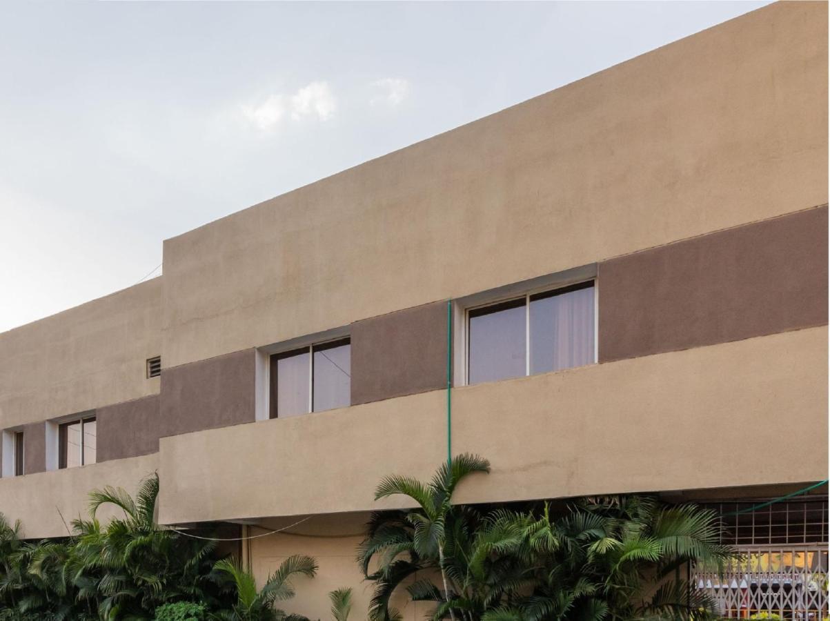 Oyo 77137 Hotle Castle Inn Mumbai Exterior photo